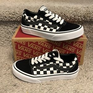Vans kids ward brand new with box